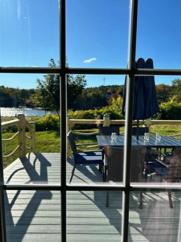 Machias House | Harbor Bend House - River View in the Center of Town