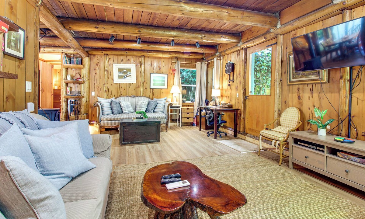 Bandon Cabin | Hike to the Coast! Log Cabin on 5 Acres in Bandon