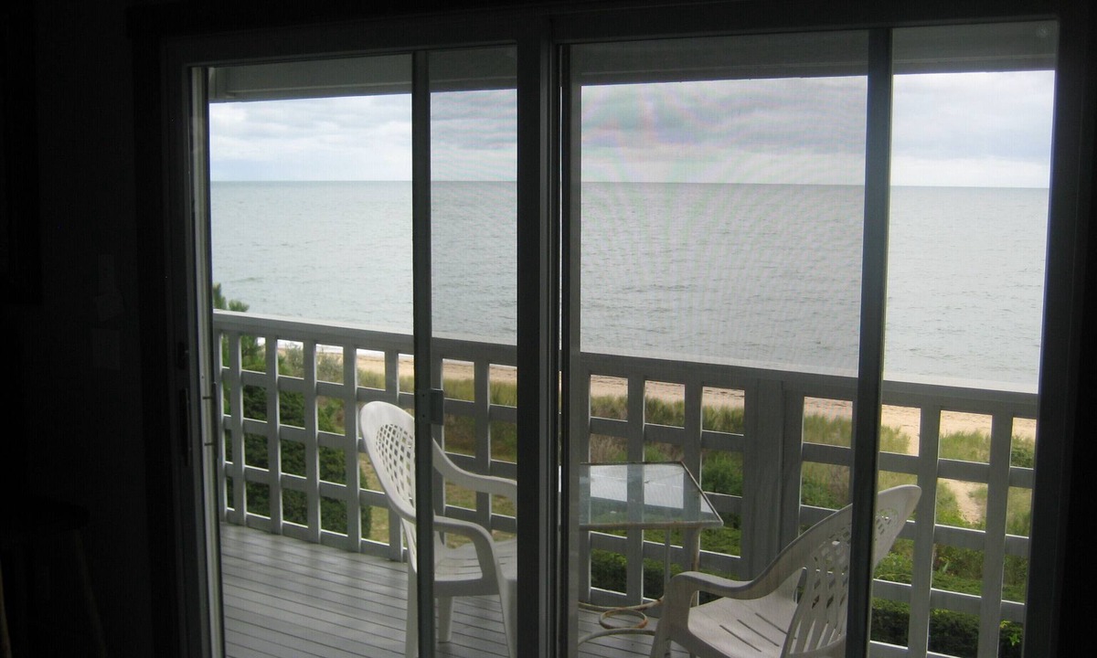 Mashpee House | Idyllic Cape Cod beachfront home