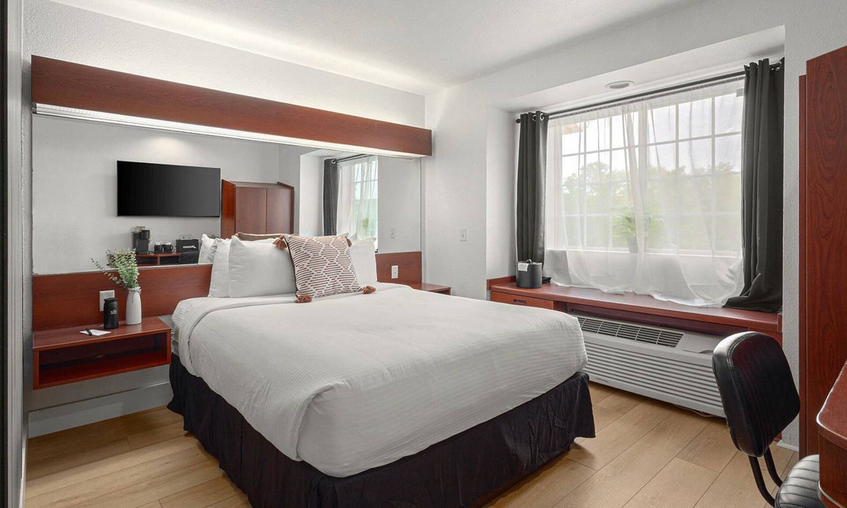Bentonville Hotel | Independent Boutique Hotel Near Bentonville's Top Sights