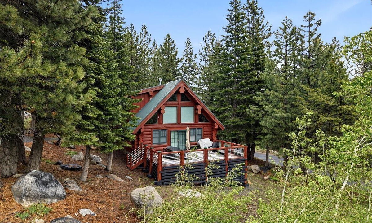 Bear Valley Cabin | Japandi Style Log Cabin with Sauna-Inspired Tub and Ski Access, Bear Valley California