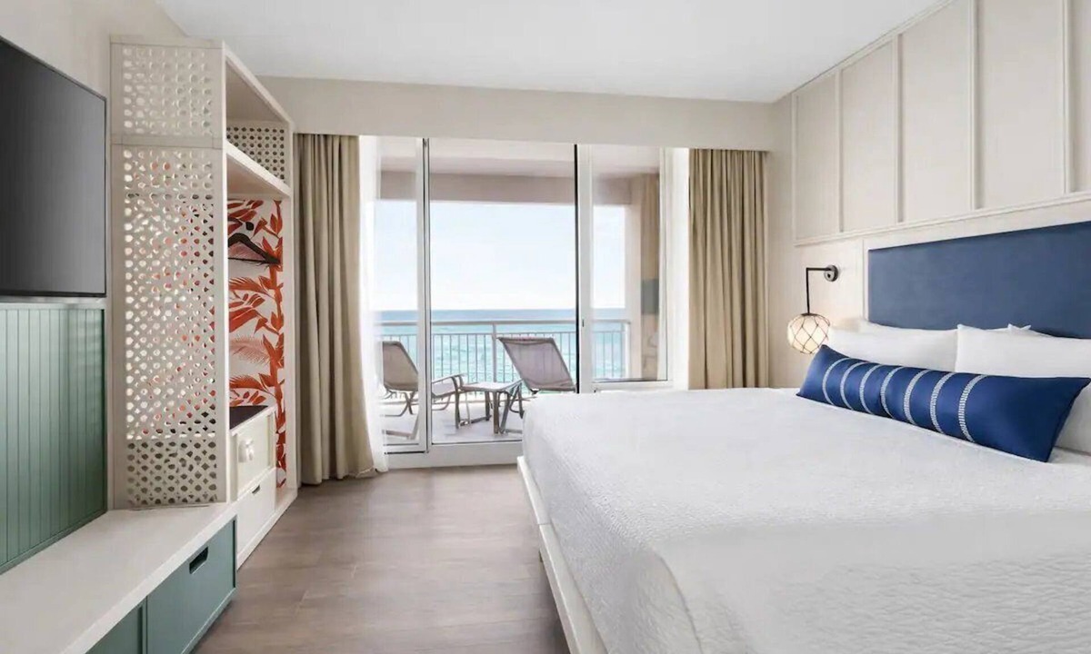 Panama City Beach Hotel | King & Bunk | Palm & Tide | Family Fun Stay | Two-Tower Retreat | 2 Units