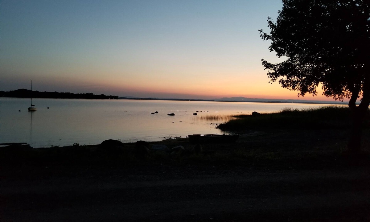 St. Albans House | Koala Escape St Albans - Champlain Cove Lakefront Sunset Retreat