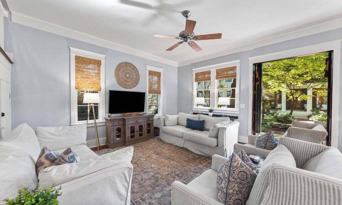 Rosemary Beach Cottage | La Maison Rosemary - Access to private beach, 4 community pools, and 4 free bikes!