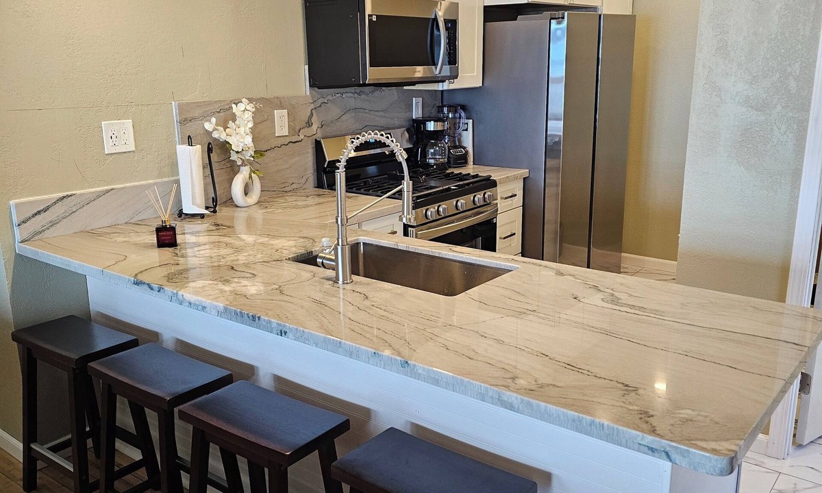 Granite Bay House | Lakefront! Folsom Lakefront home. 3-bedroom unit with AC lakefront Granite Bay