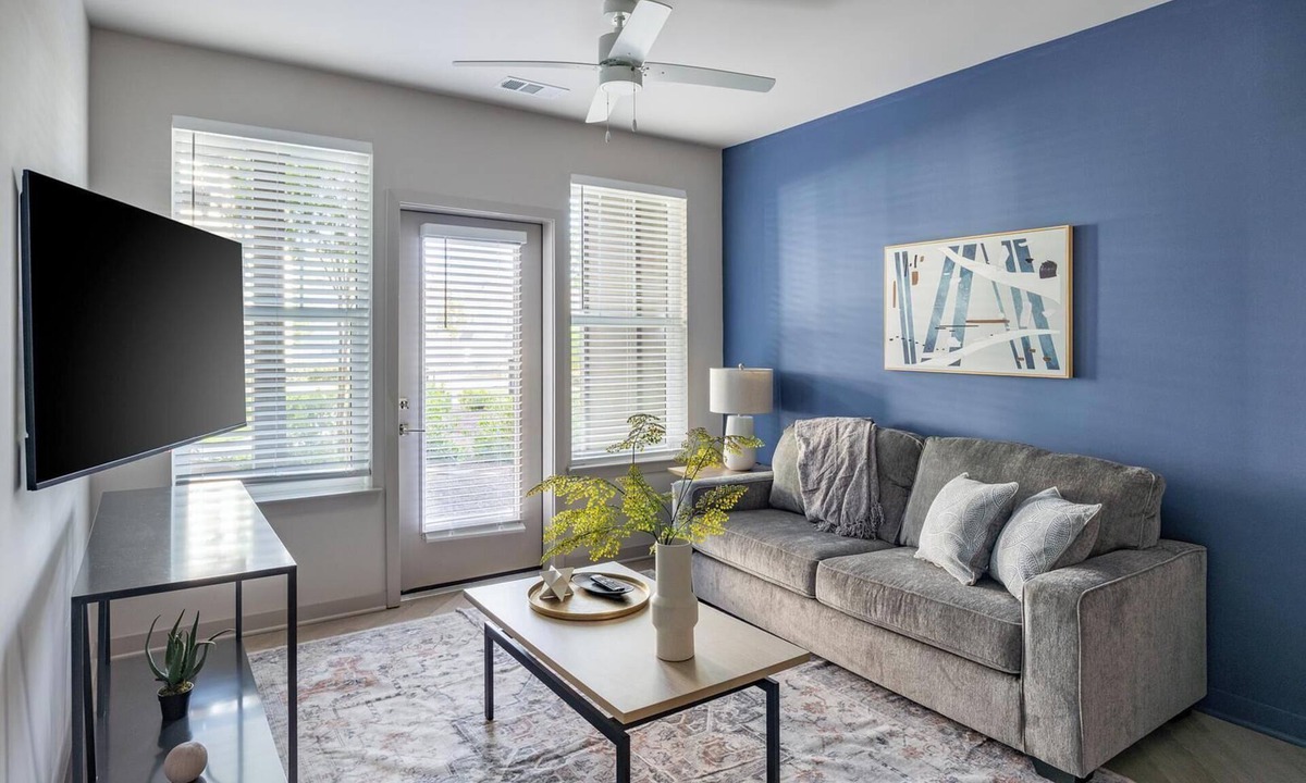 Pine Forest Apartment | Landing | Stunning 1BD, Gym, Clubhouse