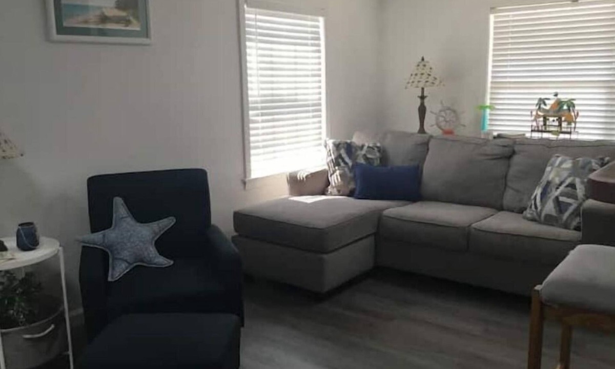 Panama City House | Long/Mid Term Stay 90 + Day Stay. Near the Gulf and Bay! Pet ok