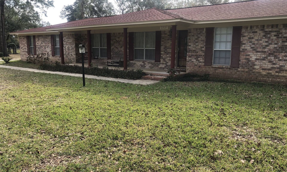 Florida Panhandle House | Mama's House has a Garage & Sparkling Clean. 4 bedrooms 3 baths. sleeps 8