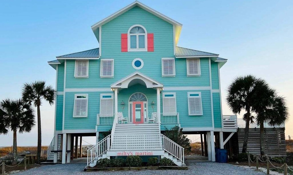 Gulf Shores House | Miltys Martini by GSVR | Luxurious Beachfront Retreat w/NEW Porches & Pool + FREE Activities/Golf