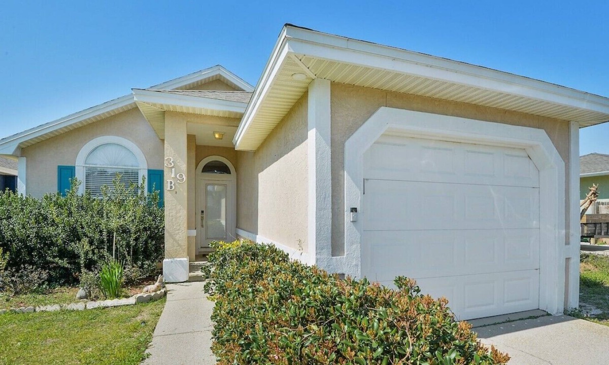 Sunnyside House | Minutes to PCB Beaches Hot Tub Paradise