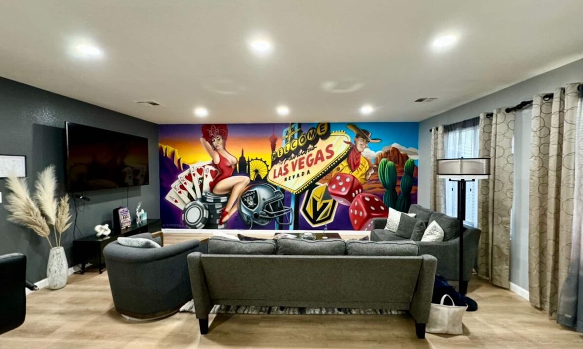 Enterprise House | Modern & Spacious 3 Bed/2 Bath-Sleeps 8, Near Airport, Strip & Stadium