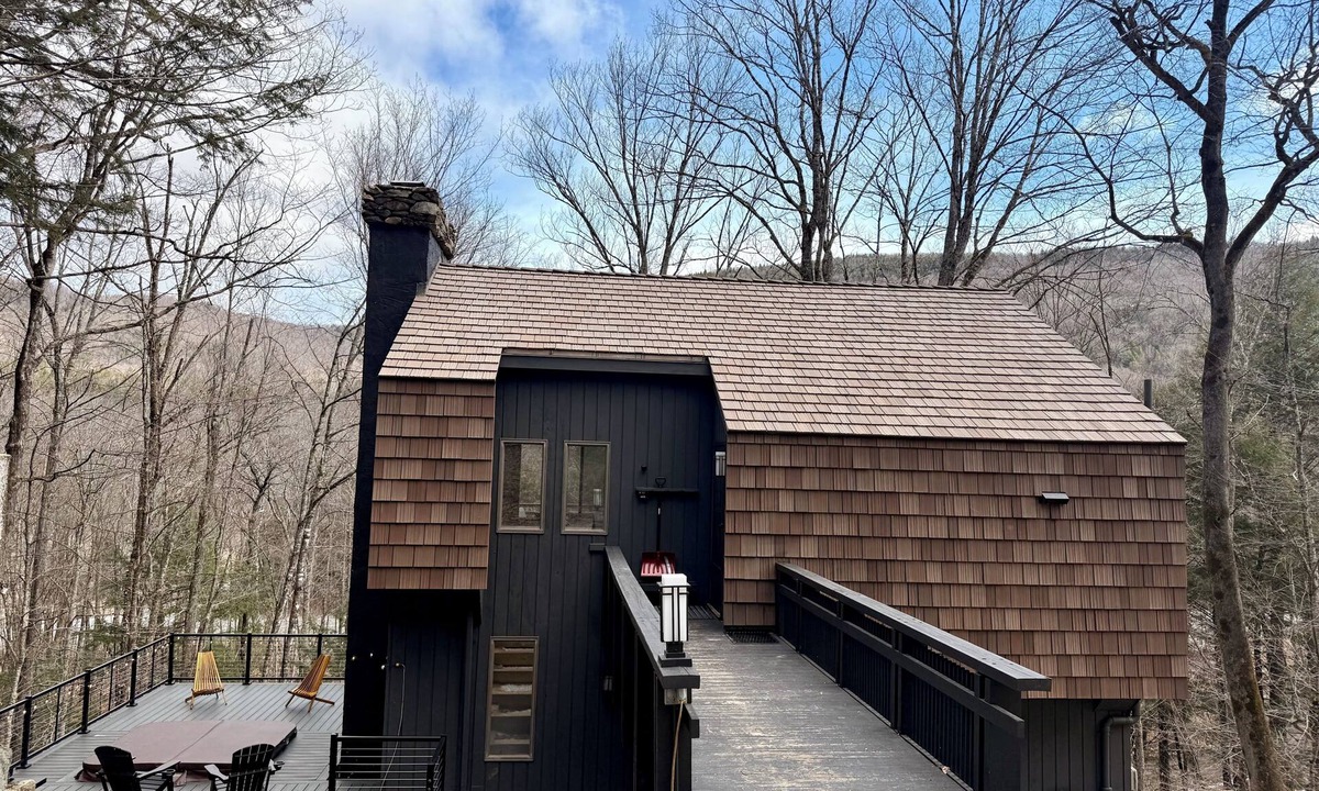 Plymouth Cabin | Mountain Escape - HotTub - FirePit - BBQ - Hiking - Near Lakes