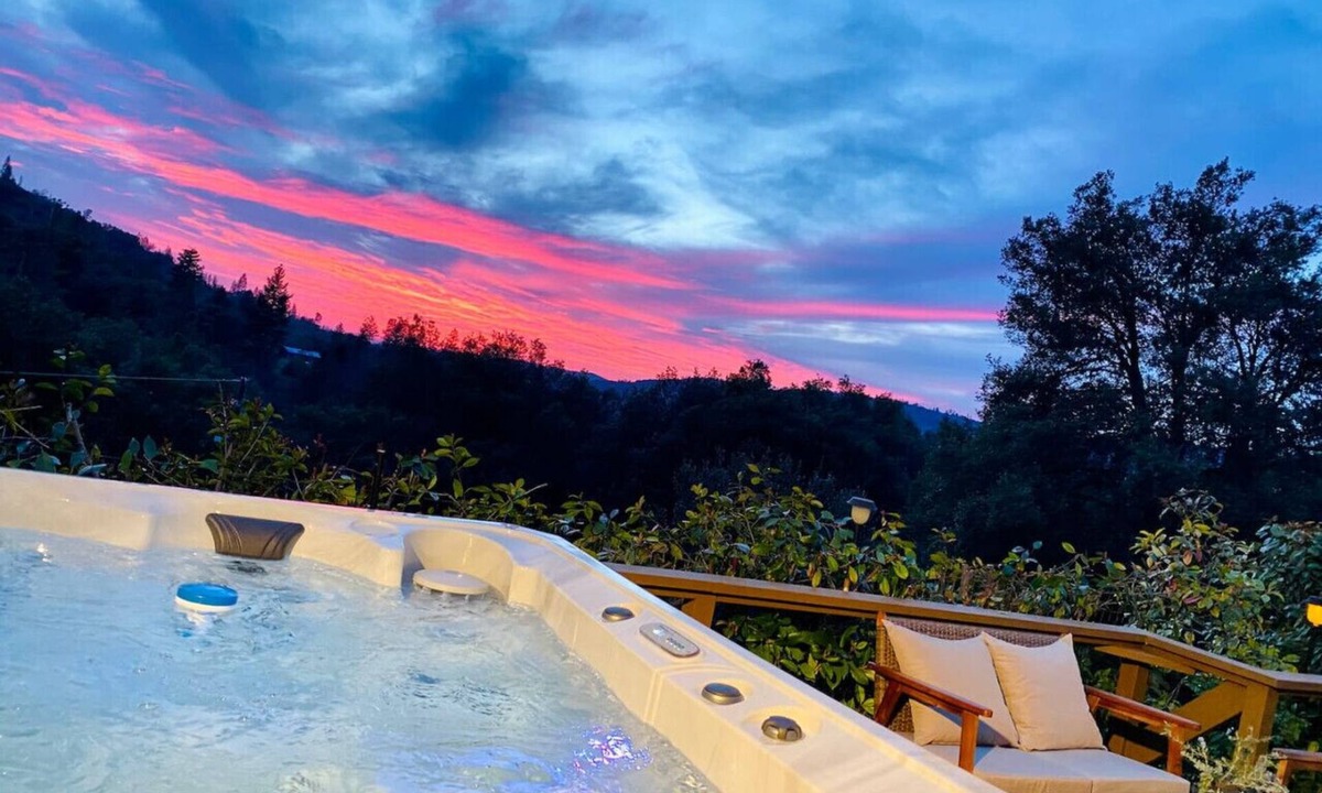Oakhurst House | Mountain View Cabin near Yosemite & Bass lake/Private Hot Tub+Pet friendly
