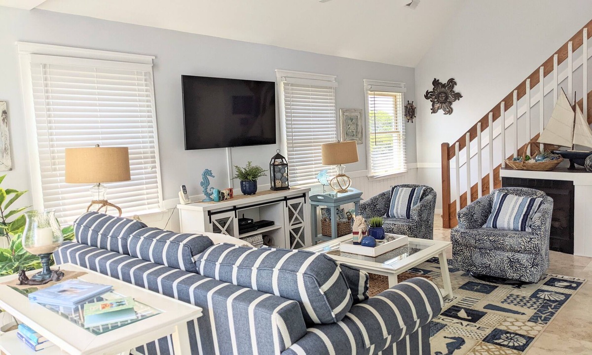 Nags Head House | Nags Head 2 blocks to beach, 3bdrms. Booking for late summer & fall. 5⭐reviews