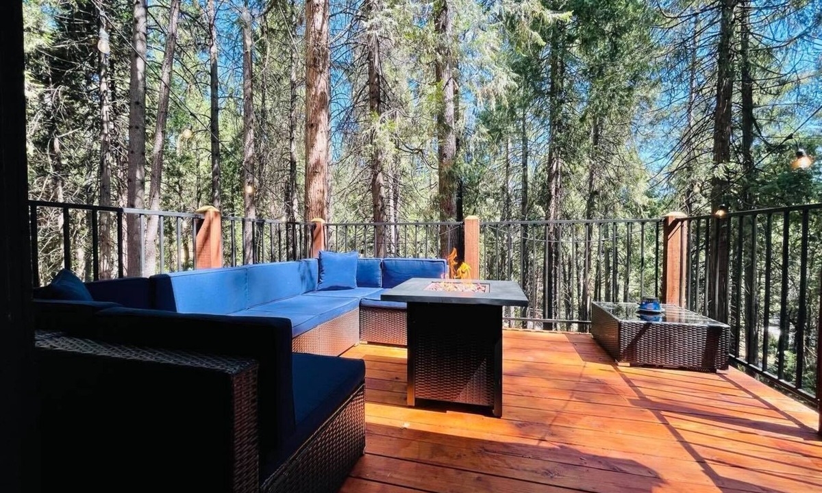 Glencoe Cabin | NEW!! Cozy cabin in the pines! Family/pet friendly, game room, cal king bed