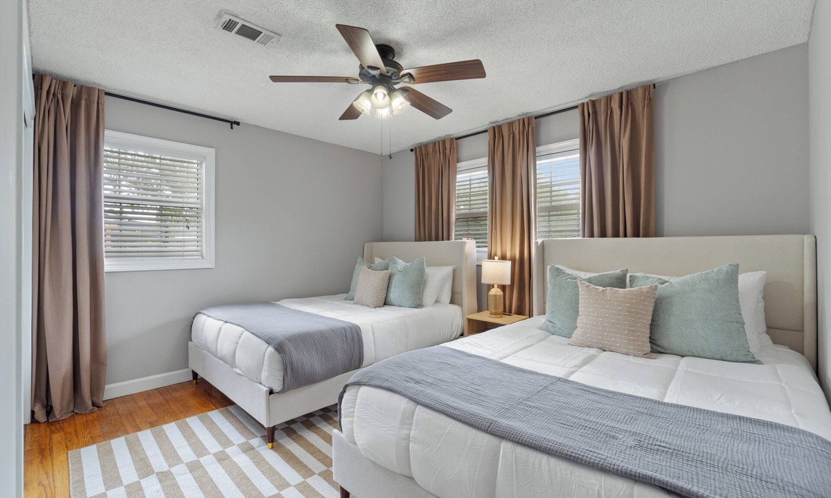 Mary Esther House | NEW! Okaloosa Island, Destin, Navarre 3 bedroom/2 bath, pool, beach gear