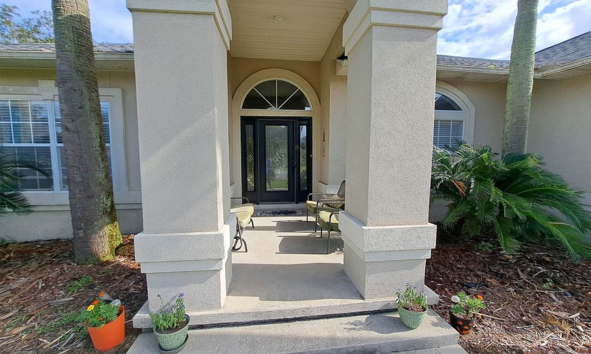Creekwood House | Newly renovated house with pool 4 Bedrooms/3 bathrooms