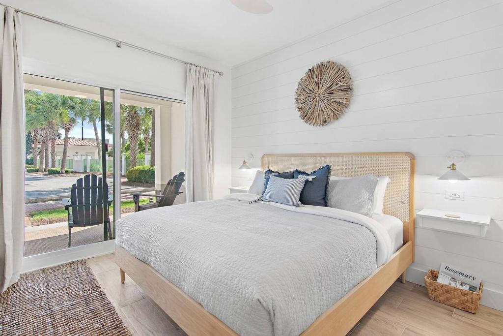Rosemary Beach Apartment | Newly Renovated Next to Rosemary & Alys Beach 5m to Beach & Dining Free Parking