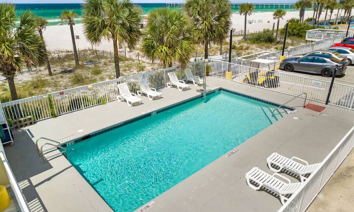 Panama City Beach Hotel | Palm & Tide | King Room | Near PCB Beaches | Family Fun | 2 Units