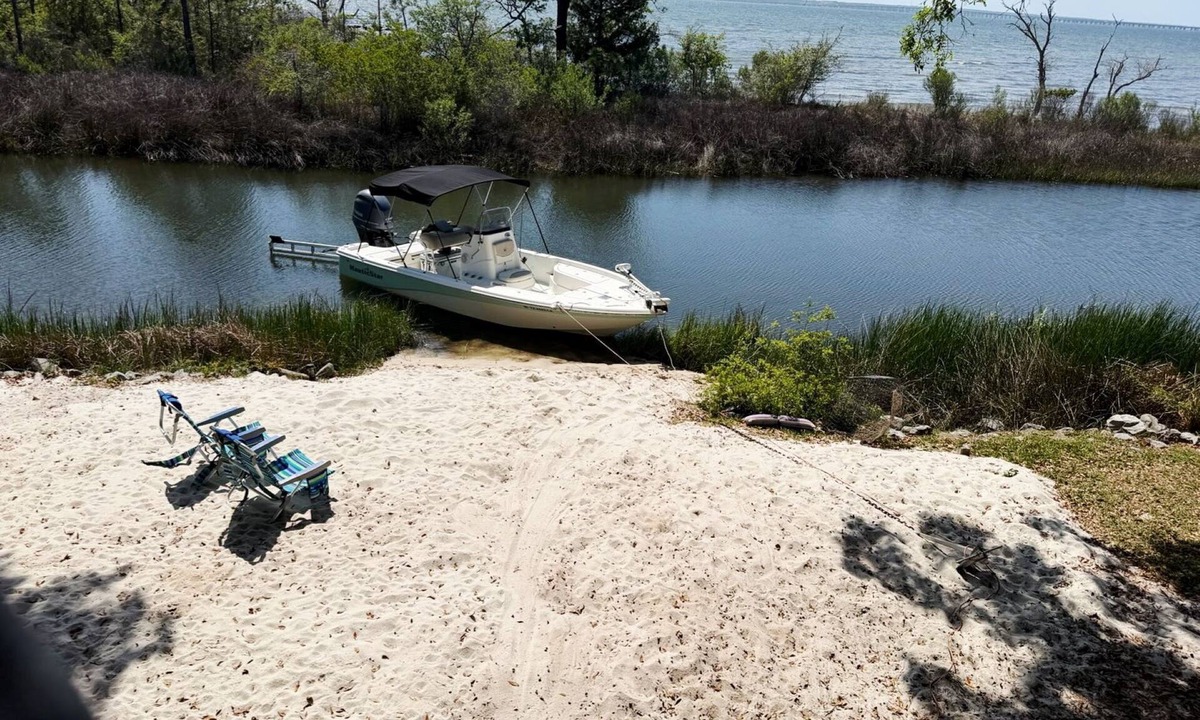 Florida Panhandle House | Pensacola Bay waterfront! Close to Pensacola and Navarre beach , amazing sunsets