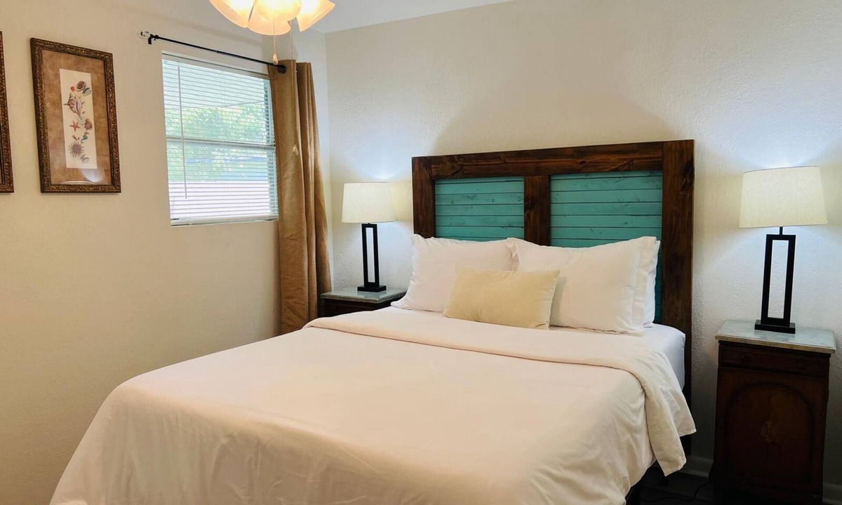 South Pensacola House | Pensacola Duplex Near Hospital and PCC