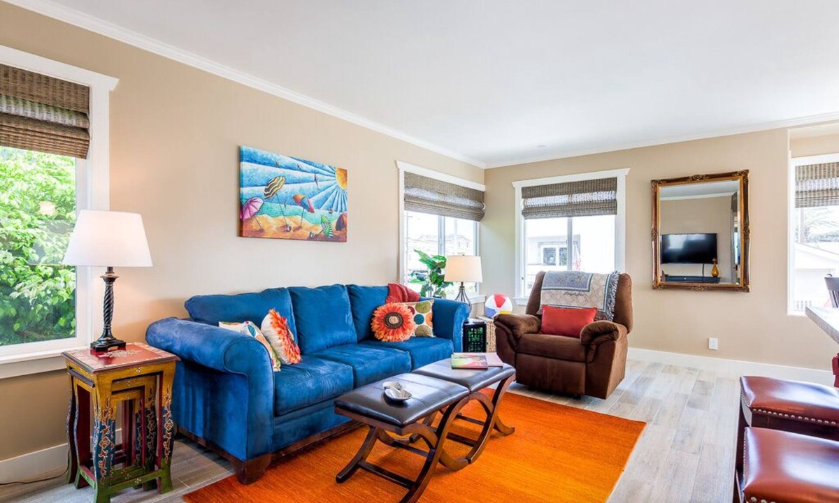 West Newport Apartment | Perfect Spot! 1 block to beach, garage, private deck, bikes & beach toys!