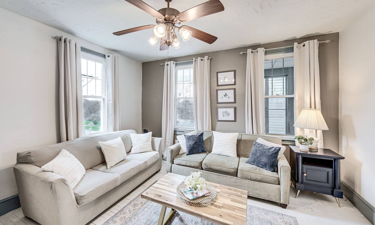 Rossville House | Pet & Family Friendly! Home w/Fenced Yard + Deck