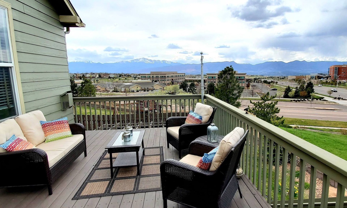Briargate House | Pet Friendly Gorgeous Rancher/Mtn Views/AF Academy/fenced yard area for kids