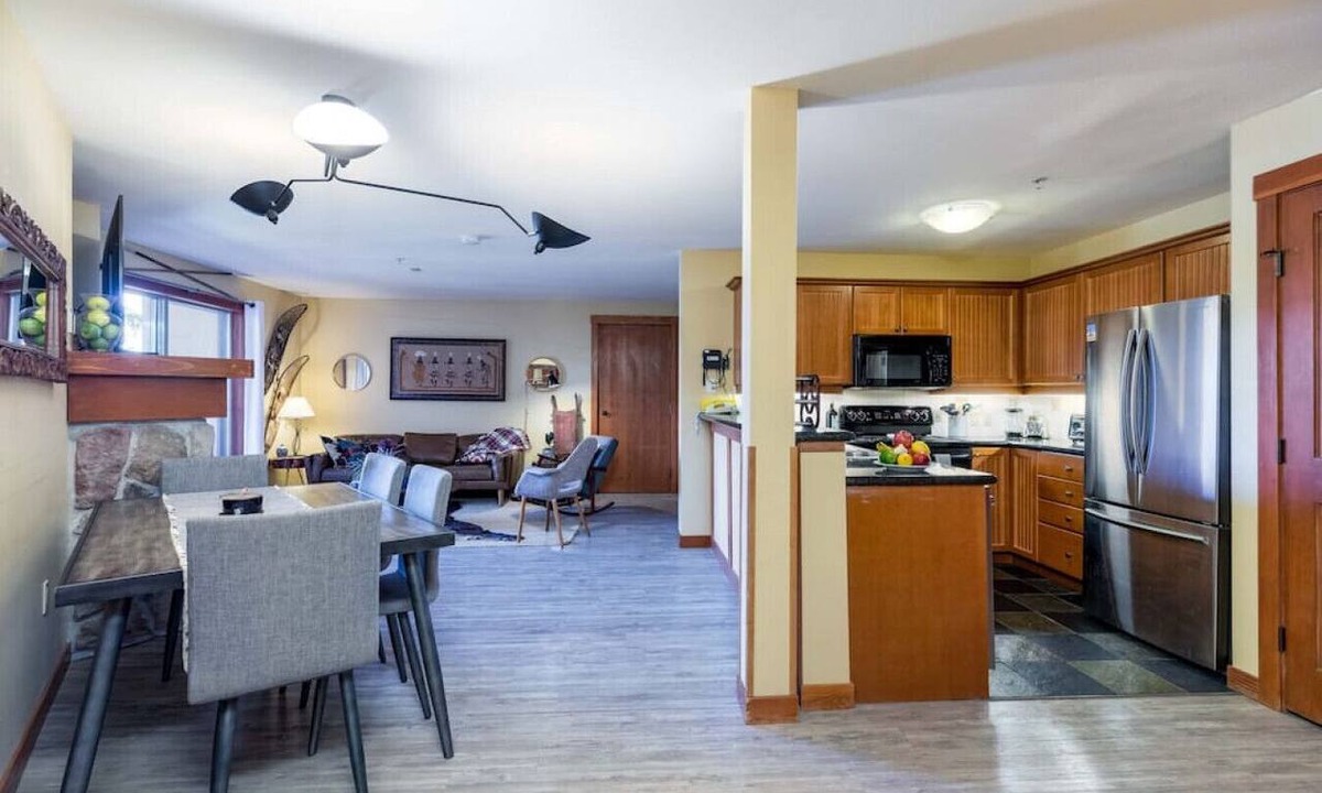 Salt Lake Mountain Resorts Condo | Pool,Hot Tub,Pool Table,Bike,Hike,Ski-Resort View!