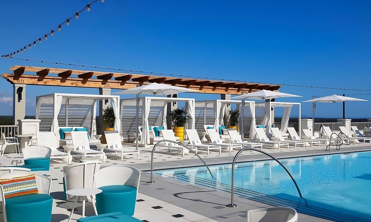 Baytowne Wharf Apartment | Prime Location! 2 Relaxing Units, w/ Pool, Pets Allowed, Near Dune Allen Beach!