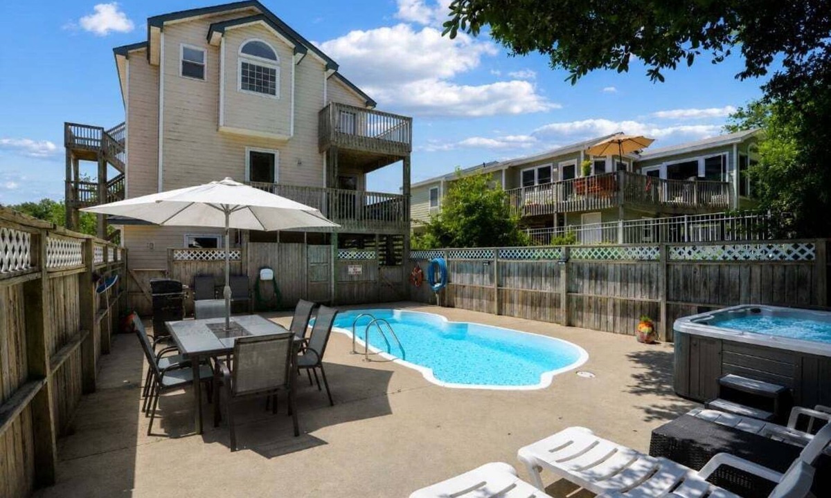 Duck House | Private Pool, Hot Tub, Den, Community pool & Tennis