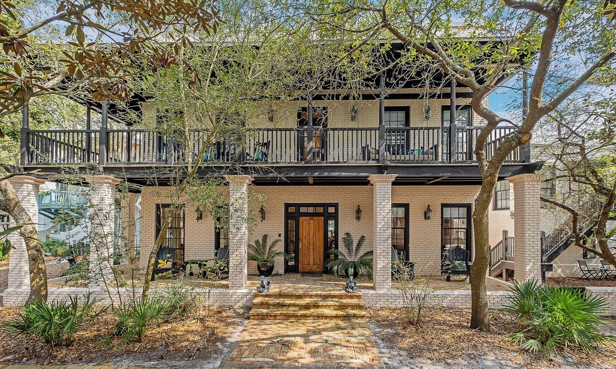 Rosemary Beach House | Private pool, sleeps 14. Short 5 min. walk to beach.