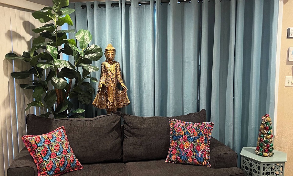 Midtown House | Private Romantic Retreat– 8 Min to Downtown SA