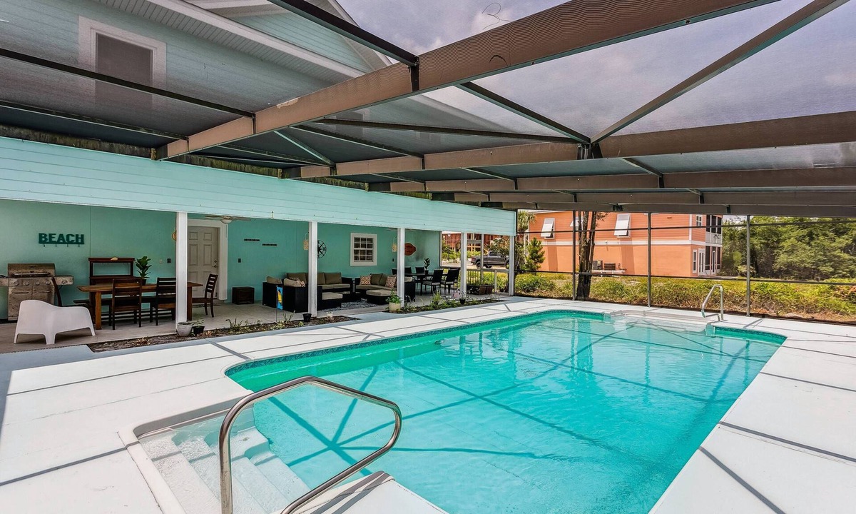 Ono Island House | Private Saltwater Heated Pool |8 Bikes |Walk to Johnson Beach |Single Level |Screened Lanai