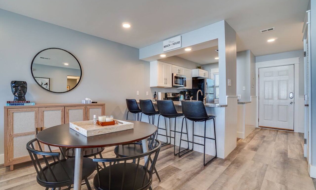 Sunnyside Condo | Ramsgate 22 | Renovated Gulf-Front Escape
