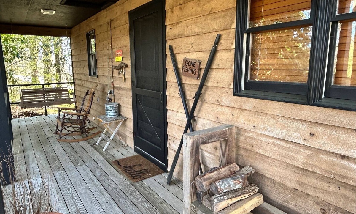 Scaly Mountain Cabin | Red Cedar @Fire Mountain on 20 ac, Fireplace, Just outside of Highlands, NC