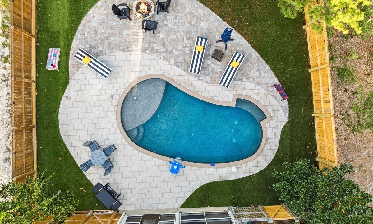 Seacrest House | ✨ Remodeled~ Short Walk to the Beach | Private Heated Pool | Bikes | Game Room 🕹️