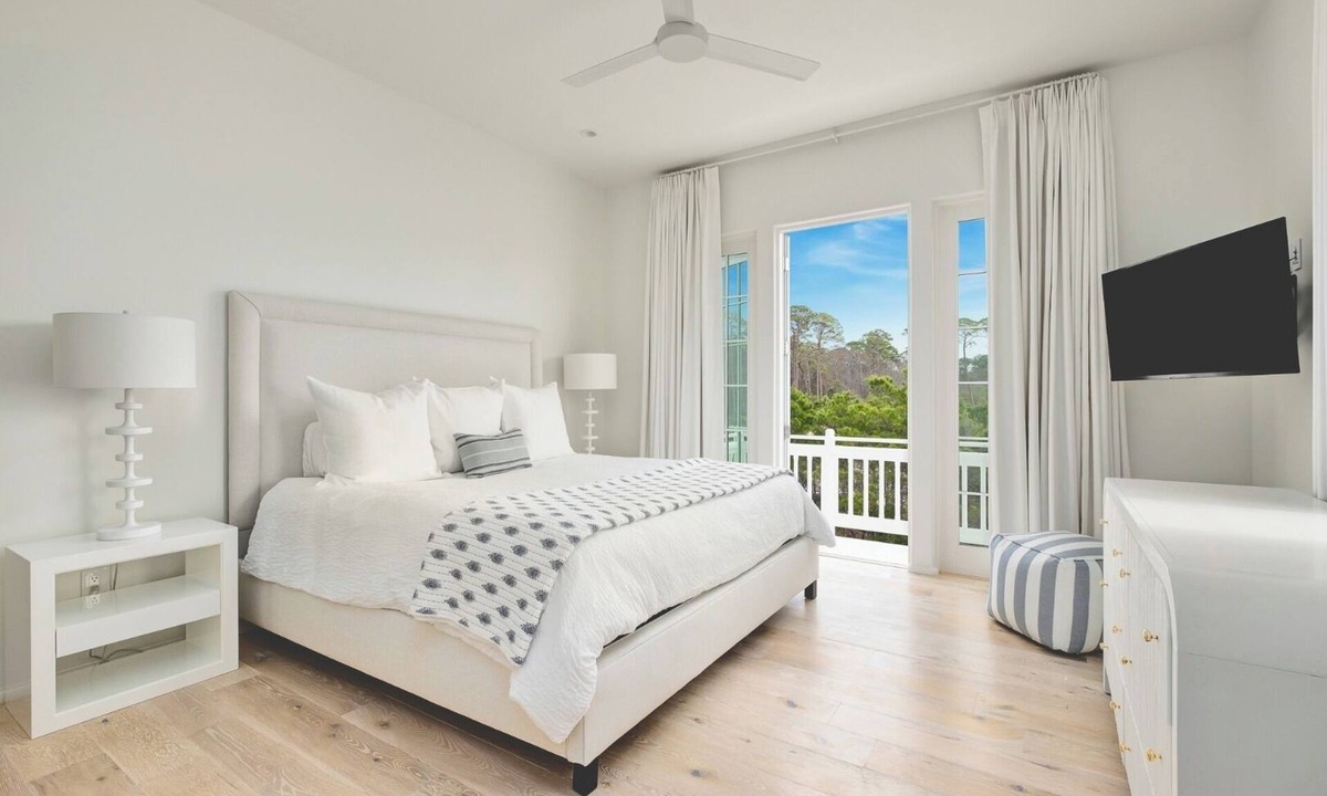 Seacrest Villa | Restful Villa with Balcony – Enjoy Inlet Beach’s Best Attractions