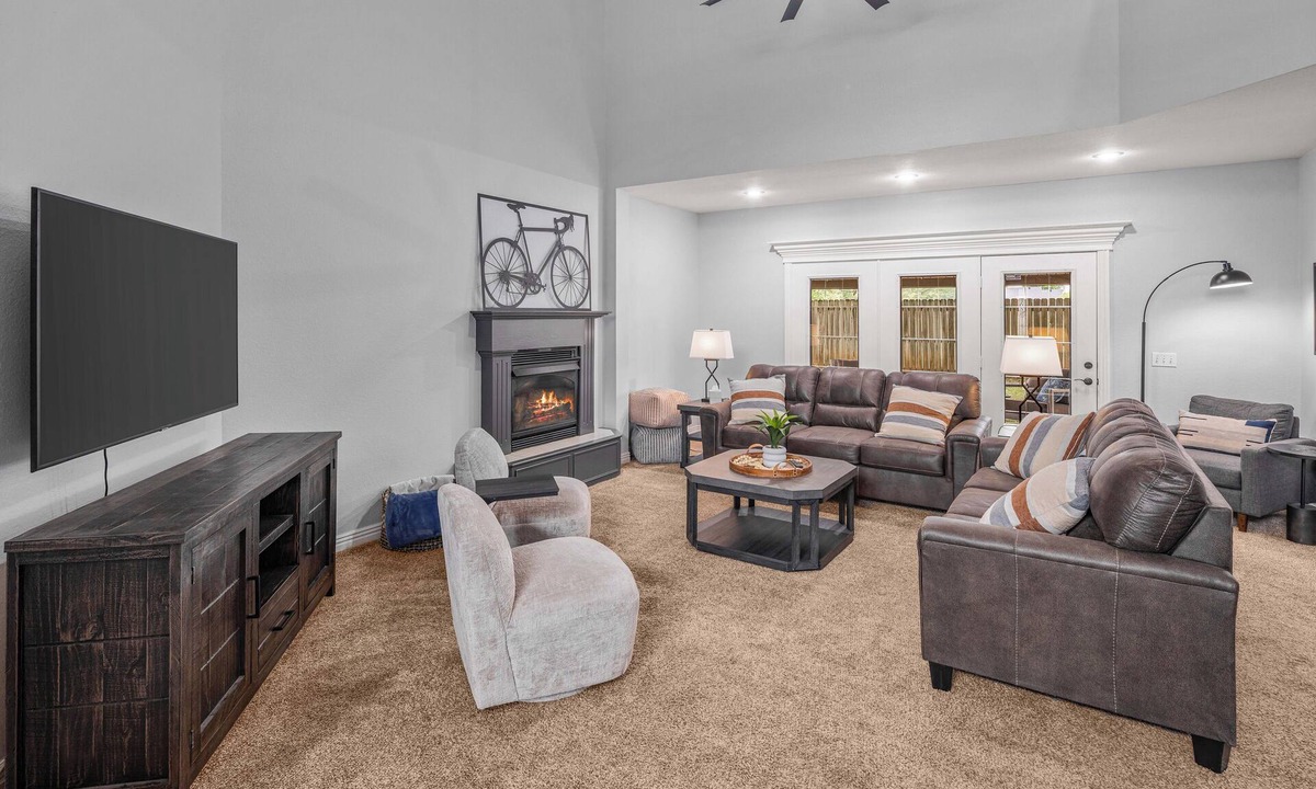Bentonville House | Ride in and out access to the Coler Trails, 5 minutes from downtown Bentonville!