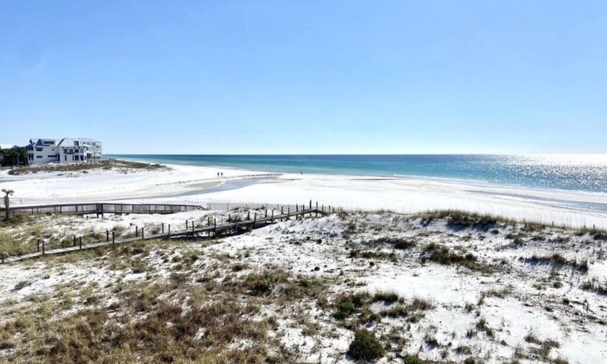 Seagrove Beach Condo | Right on the Beach - Pool - 1BR 1BA - King & Bunks