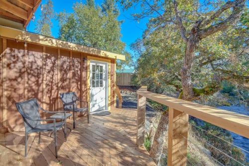 Jacksonville House | Riverfront Relaxation: Secluded Jacksonville Home