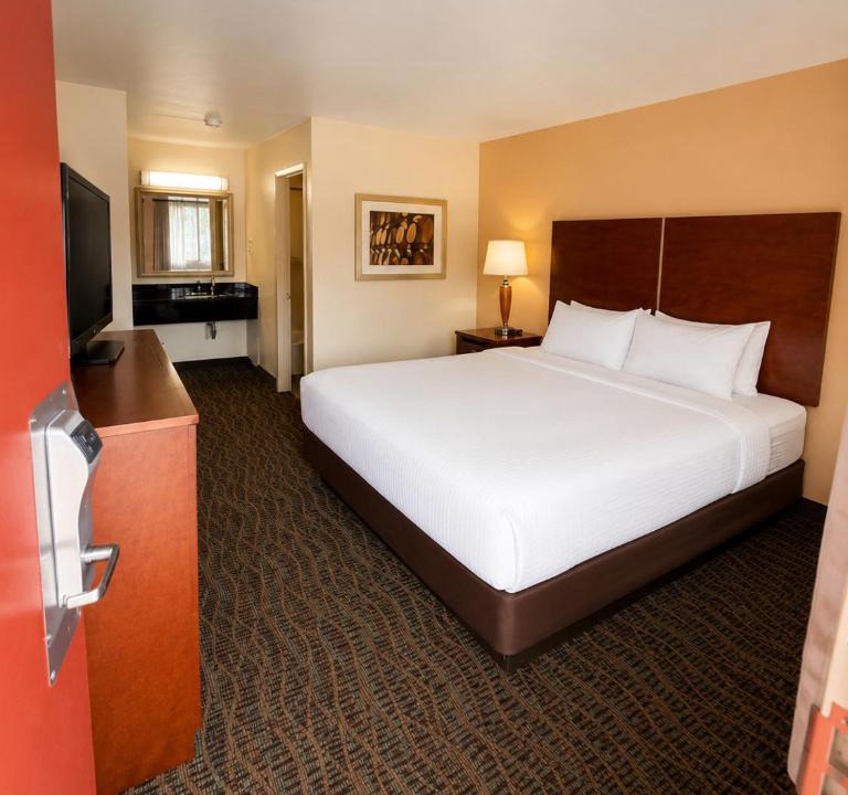 Martinez Hotel | Rodeway Inn