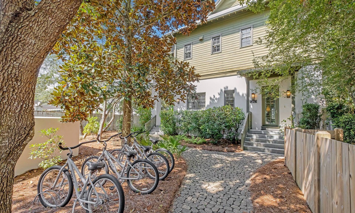 Rosemary Beach House | Rosemary Cottage | Private Boardwalk to Beach | 4BR | Bikes + Pet-Friendly