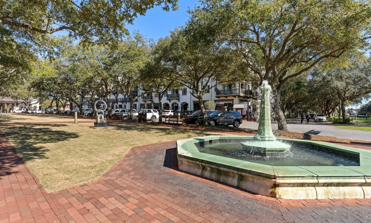 Rosemary Beach Condo | Rosemary Loft's Retreat: Barrett Square🏖4 Bikes🏖Priv Beach 🏖 BONFIRES 5/25-8/10 & 9/7-10/12