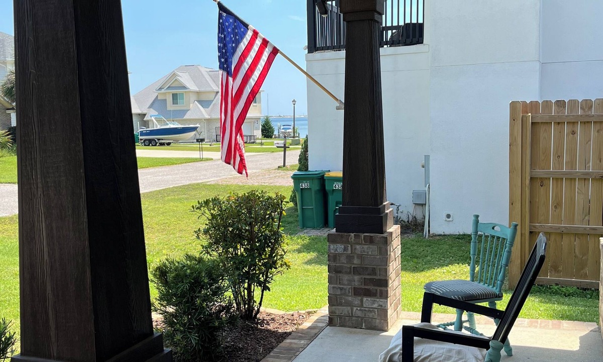 Wynnehaven Beach House | RV Ready! 3BR/2BA Home Near Navarre and Destin!