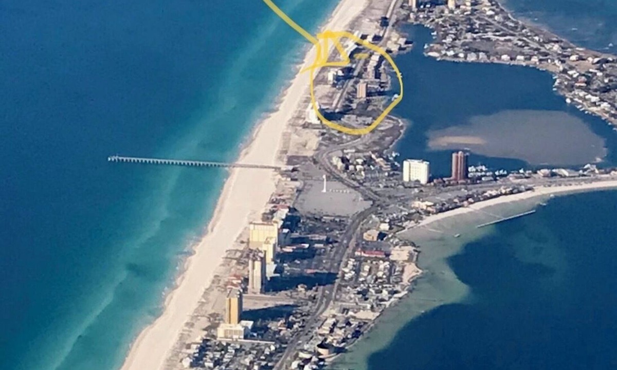 Villa Sabine Condo | Sabine Yacht and Racquet Club. Waterfront Pensacola Beach condo. On Sabine bay.