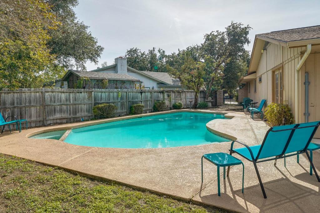 Arena District House | San Antonio Home w/Private Pool: 5 Mi to Downtown