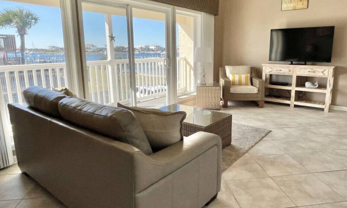 Villa Sabine Condo | Sand Dollar W208 Affordable Bayfront Getaway!