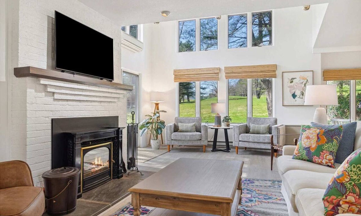 Quechee Condo | Sauna Condo with Golf Views, Coach Road