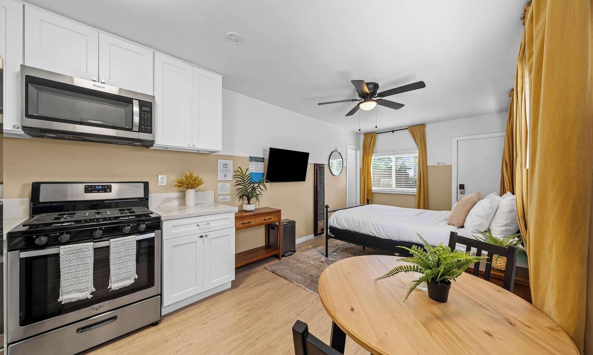 Pacific Beach Apartment | SD Getaway - Boho Studio, Spacious Yard w/BBQ
